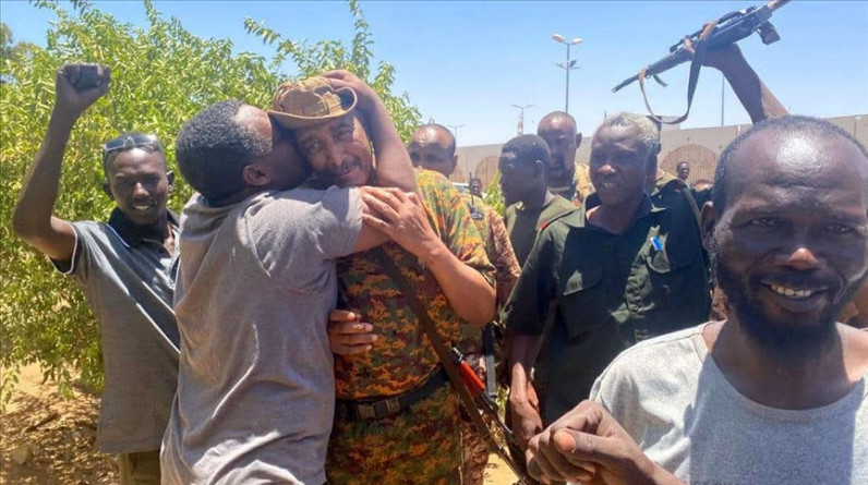أول ظهور للبرهان منذ أبريل.. هل بدأت نهاية حرب السودان؟ (تقرير)